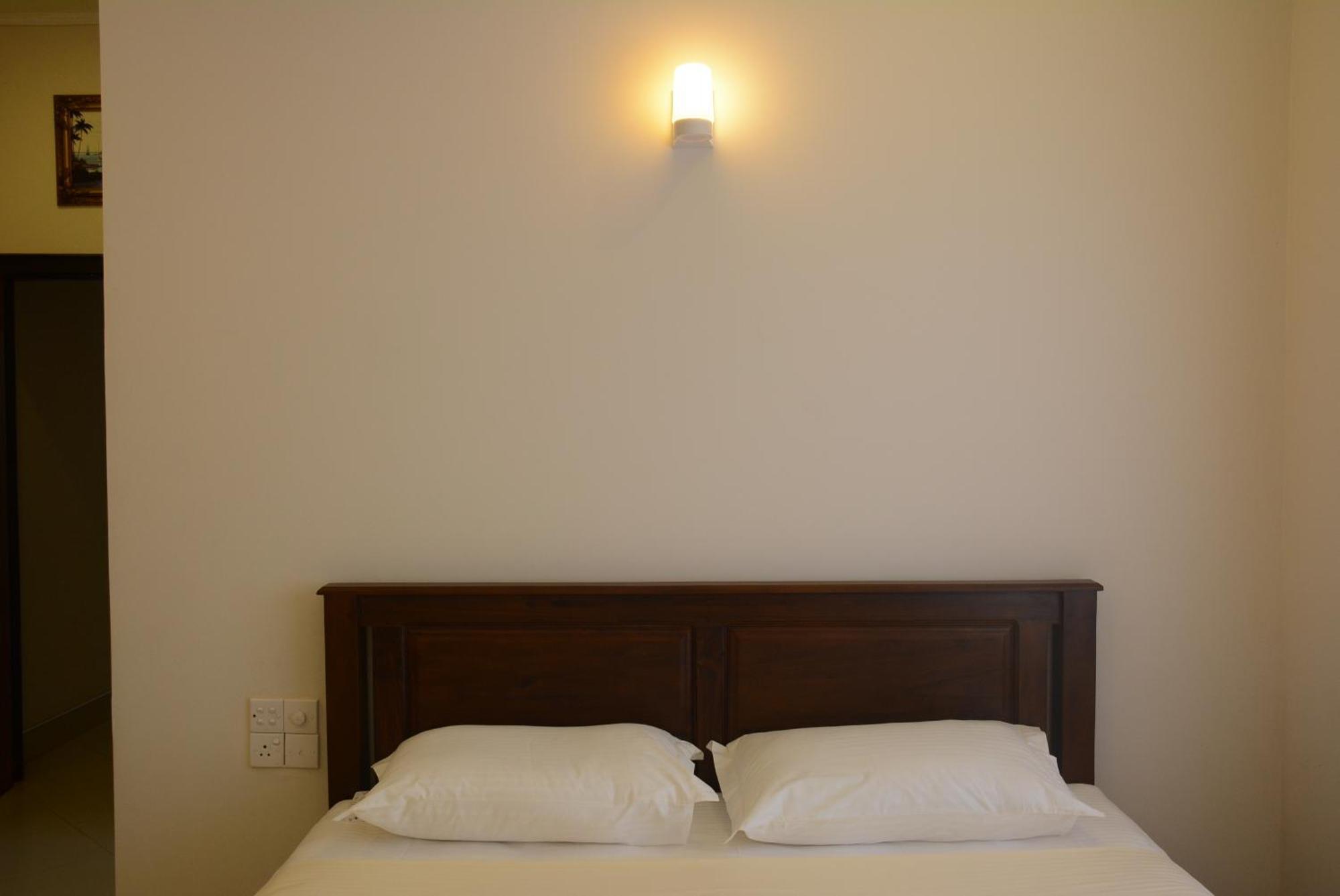 First House Mihintale Hotel ภายนอก รูปภาพ