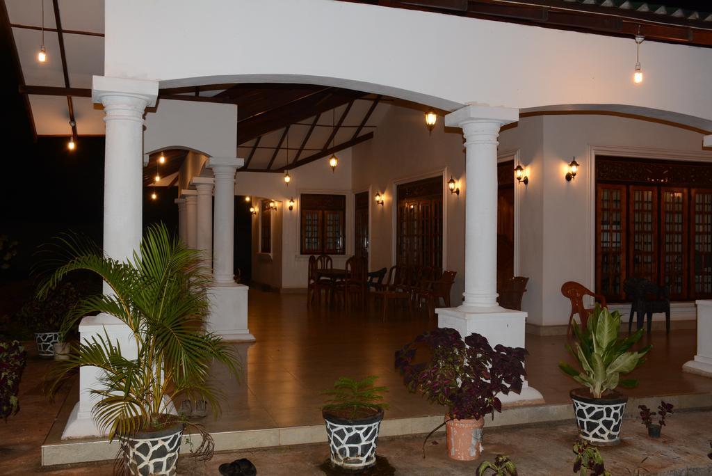 First House Mihintale Hotel ภายนอก รูปภาพ