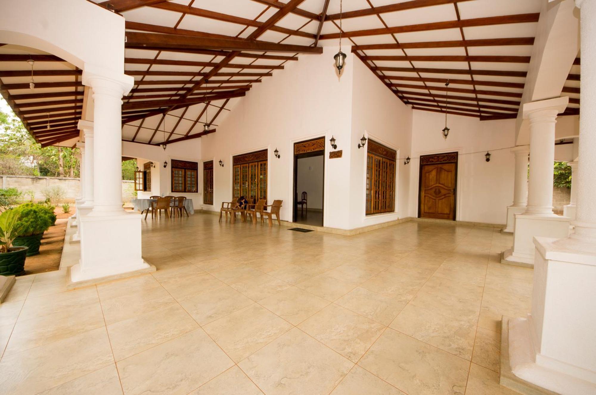 First House Mihintale Hotel ภายนอก รูปภาพ